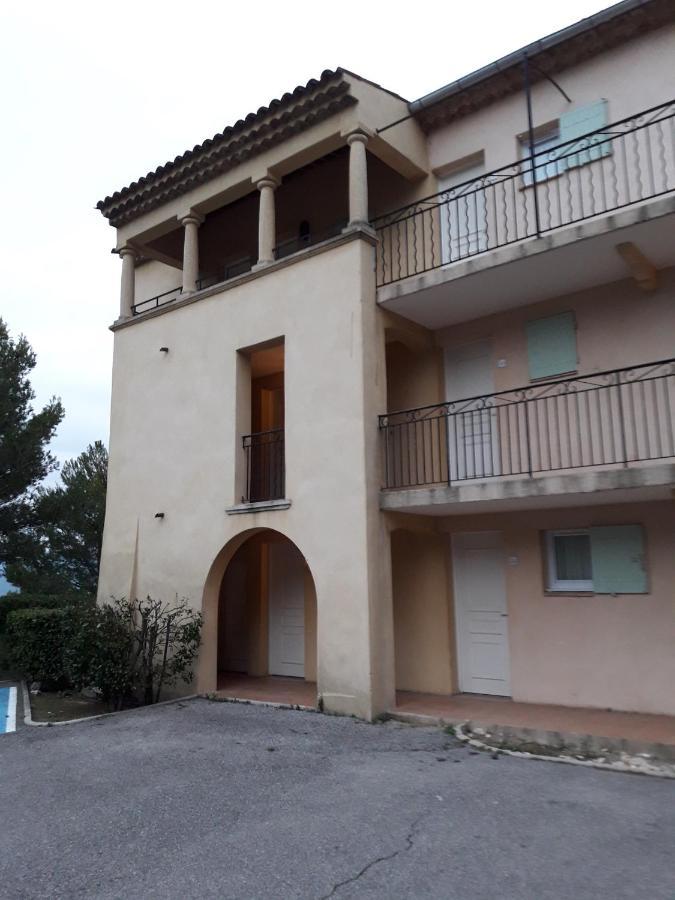 Studio Sur Le Domaine Du Golf De Pont Royal Mallemort Buitenkant foto