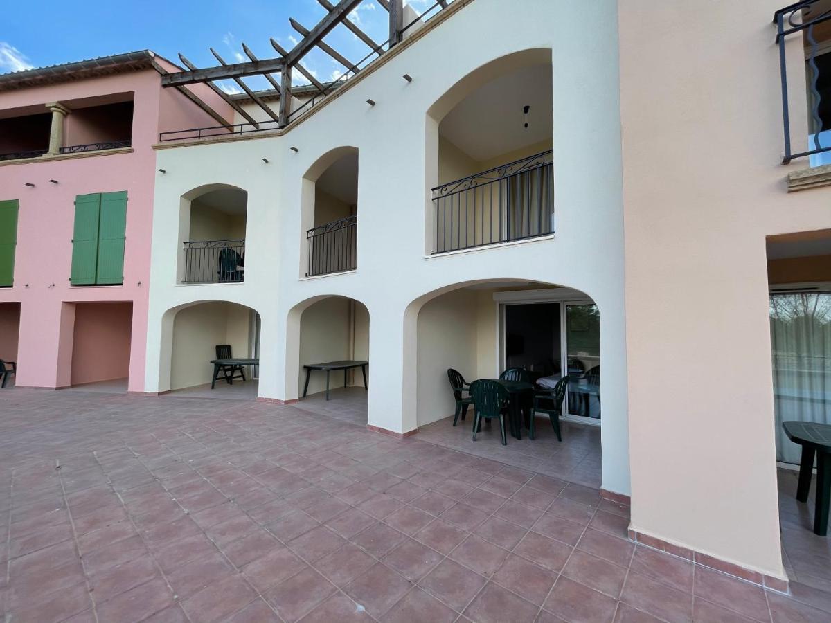 Studio Sur Le Domaine Du Golf De Pont Royal Mallemort Buitenkant foto