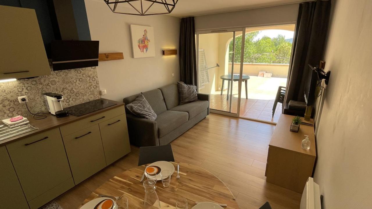 Studio Sur Le Domaine Du Golf De Pont Royal Mallemort Buitenkant foto